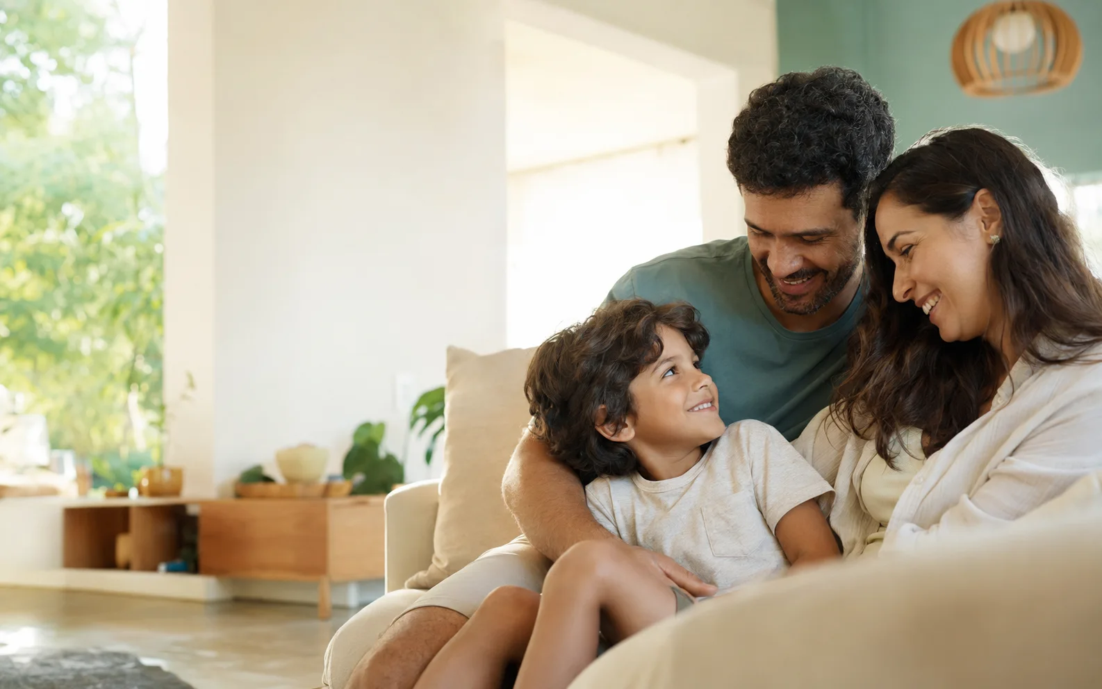 Família reunida em casa